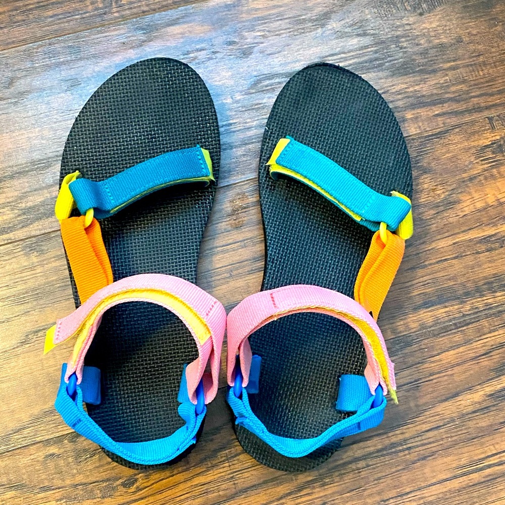 Teva, size 9 worn to work 3-4 x’s tops.